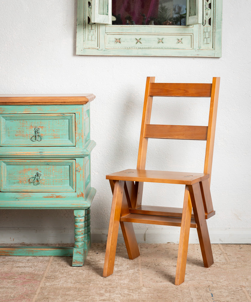 Silla escalera de madera