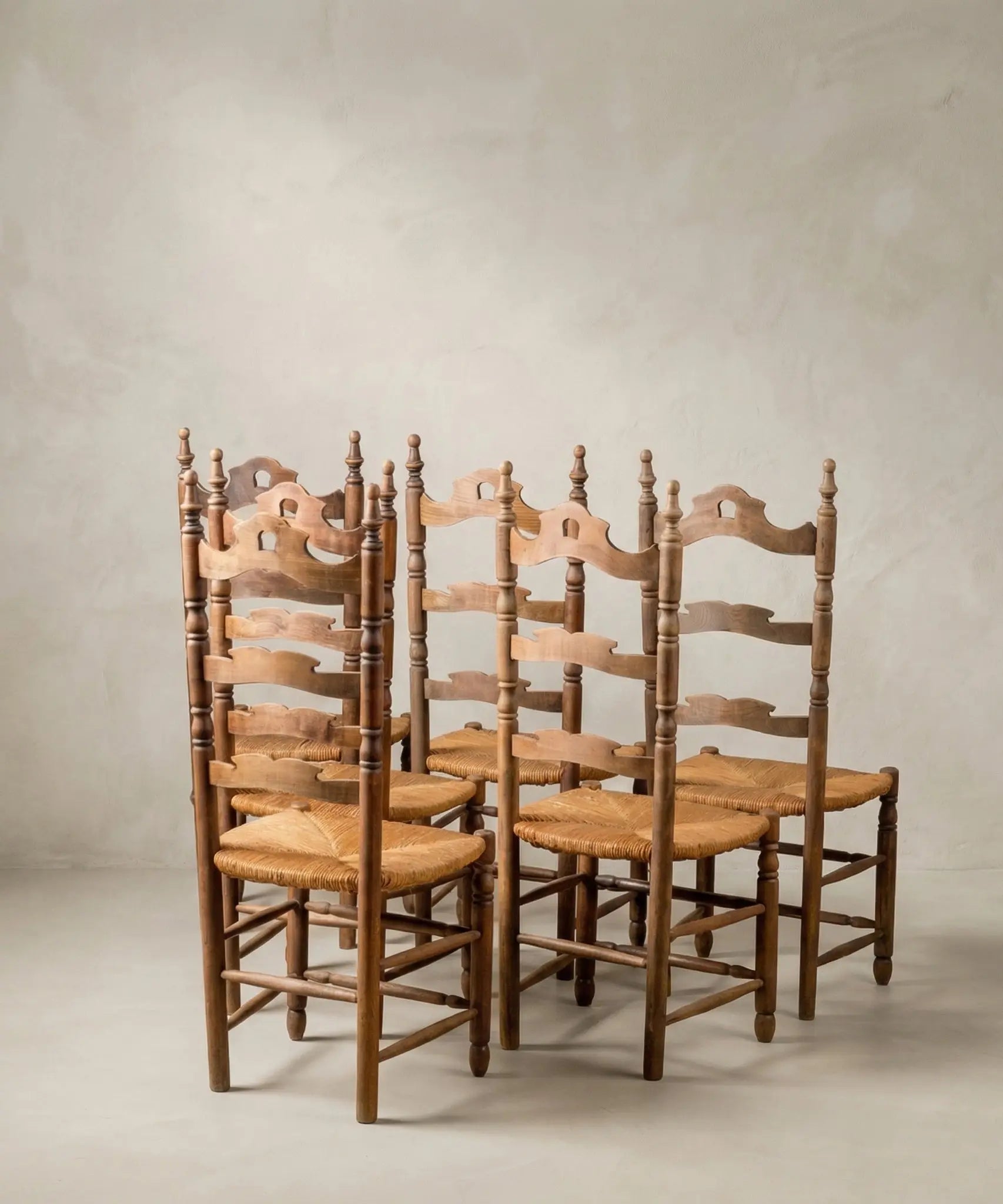 Conjunto de 6 sillas rústicas estilo provenzal en madera y enea