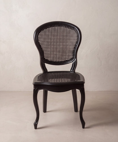 Silla vintage estilo Napoleón III pintada en negro con rejilla, vista frontal — Antique Arte y Decoración