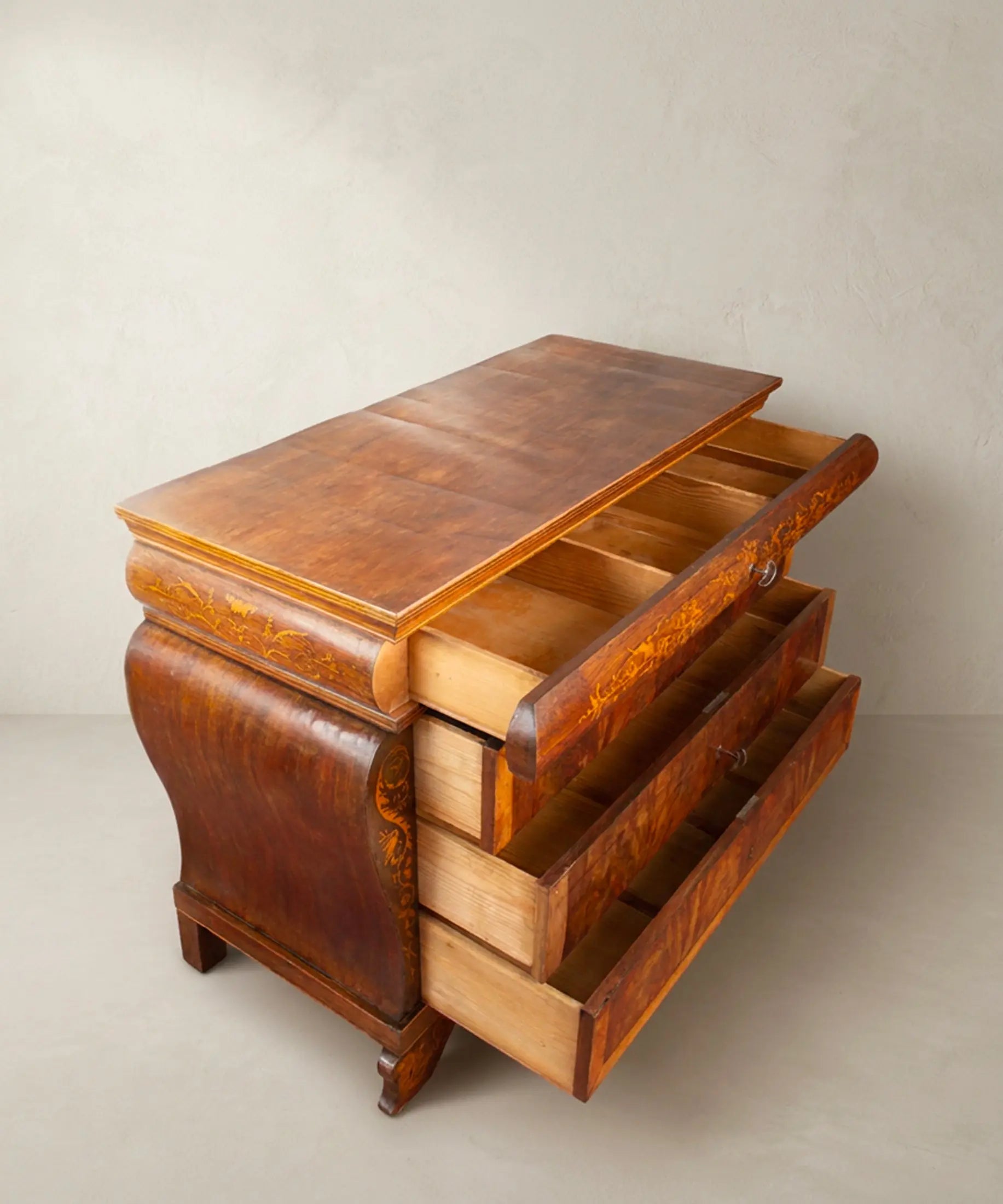 Vista superior cómoda isabelina con cajón almohadillado abierto — Antique Arte y Decoración