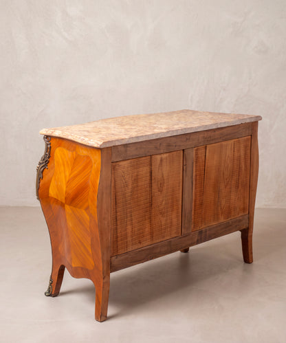 Cómoda estilo Luis XV vista trasera con bastidor y paneles de madera sin teñir — Antique Arte y Decoración