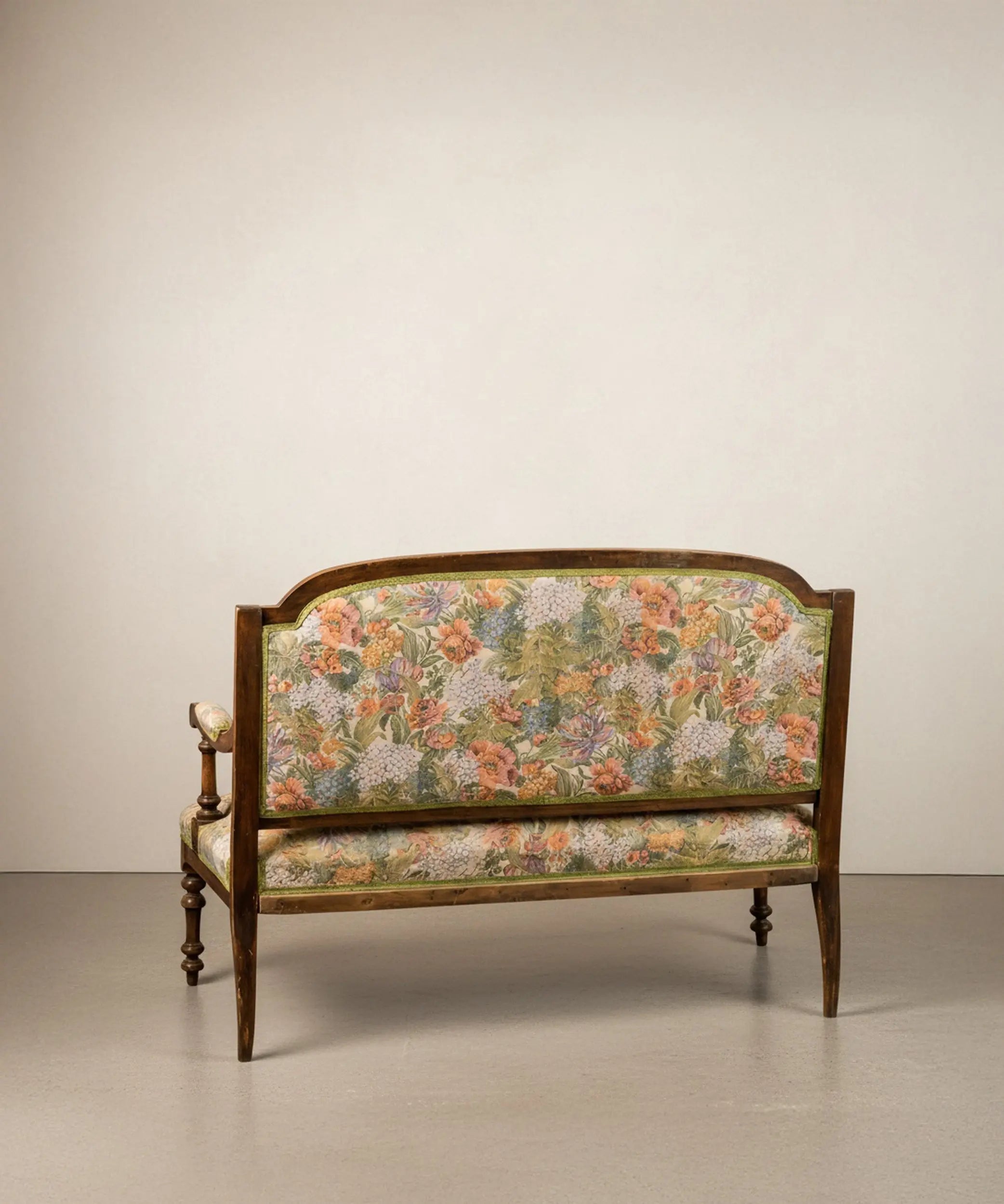 Antique two-seater Isabeline sofa