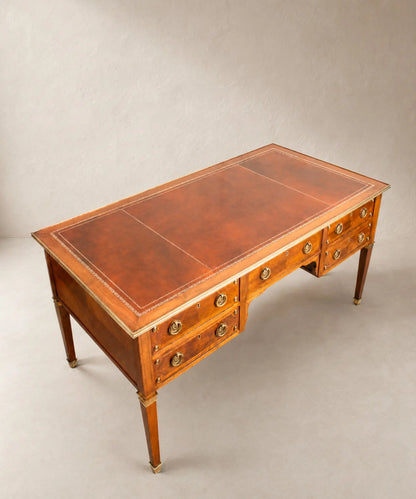 Gran escritorio de estilo Luis XVI con tablero de piel (160 cm)