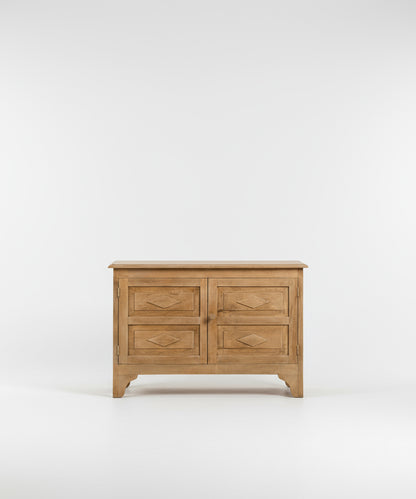 Aparador de madera de estilo rústico