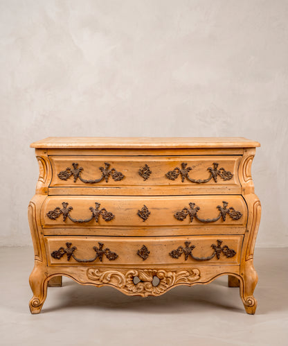 Cómoda vintage Luis XV, vista frontal completa — Antique Arte y Decoración