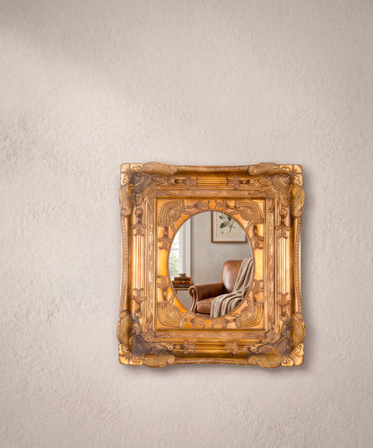 Espejo vintage de marco dorado en relieve con cristal oval, vista frontal — Antique Arte y Decoración