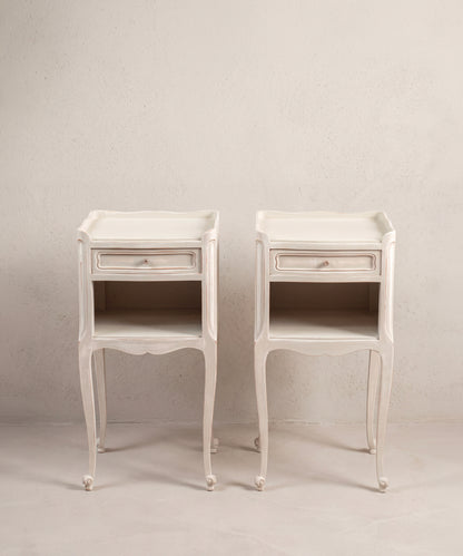 Pareja de Mesitas de Noche Vintage en Gris y Blanco | Estilo Luis XV, Francia