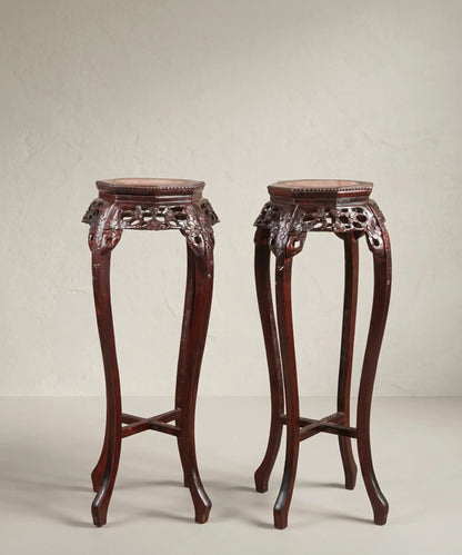 Pedestal Chino de Madera Tallada con Mármol Rosa | Vintage