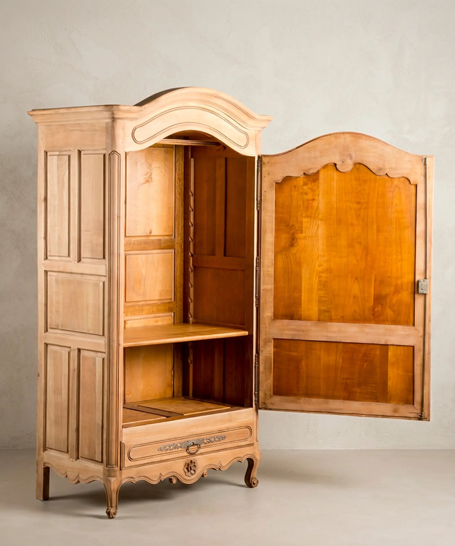 Armario Antiguo Francés de Una Puerta en Cerezo | Estilo Luis XV