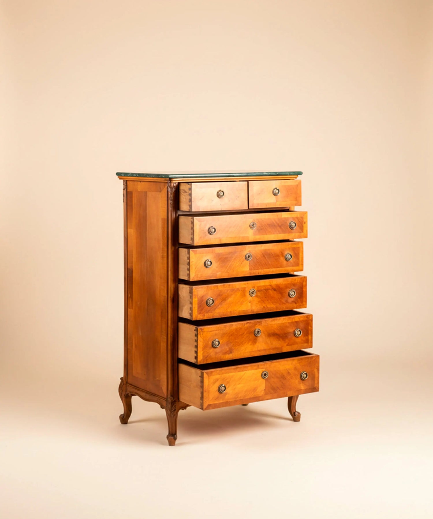 Sinfonier semanario antiguo de estilo francés con marquetería y tapa de mármol verde