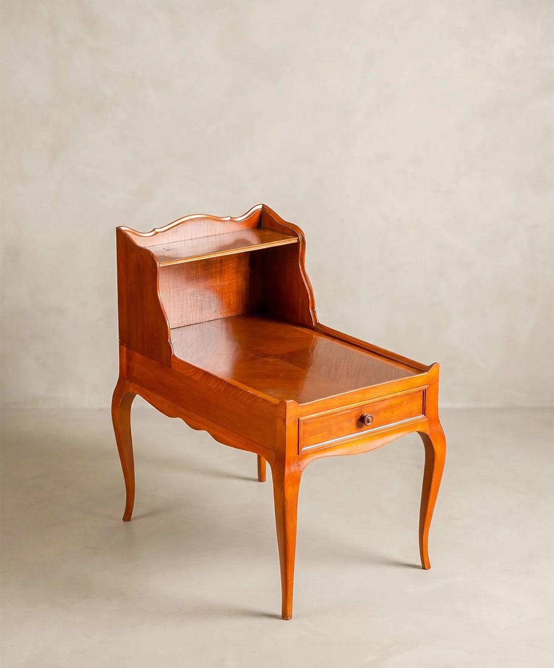Telefonera vintage en madera con marquetería vista lateral altillo trasero — Antique Arte y Decoración