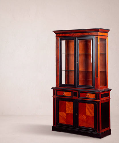 Vitrina de dos cuerpos en caoba vista lateral derecha con costado acristalado — Antique Arte y Decoración