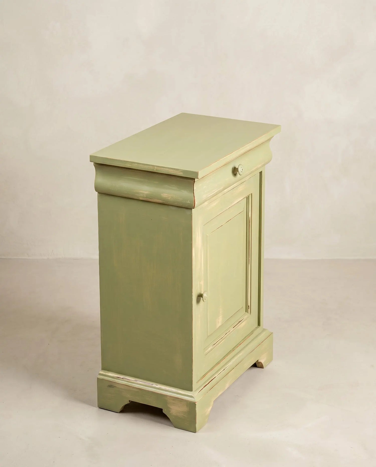 Mesita de Noche / Mueble auxiliar vintage en verde salvia decapé
