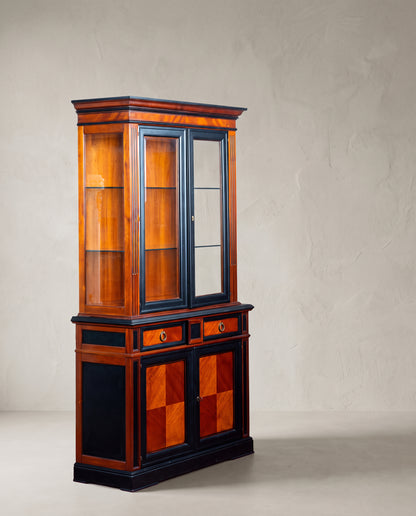 Vitrina de caoba en dos cuerpos vista lateral con costado acristalado — Antique Arte y Decoración