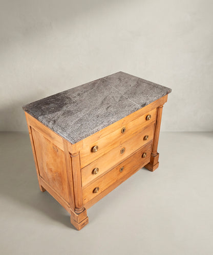 Vista superior tapa de mármol gris moteado en cómoda antigua — Antique Arte y Decoración