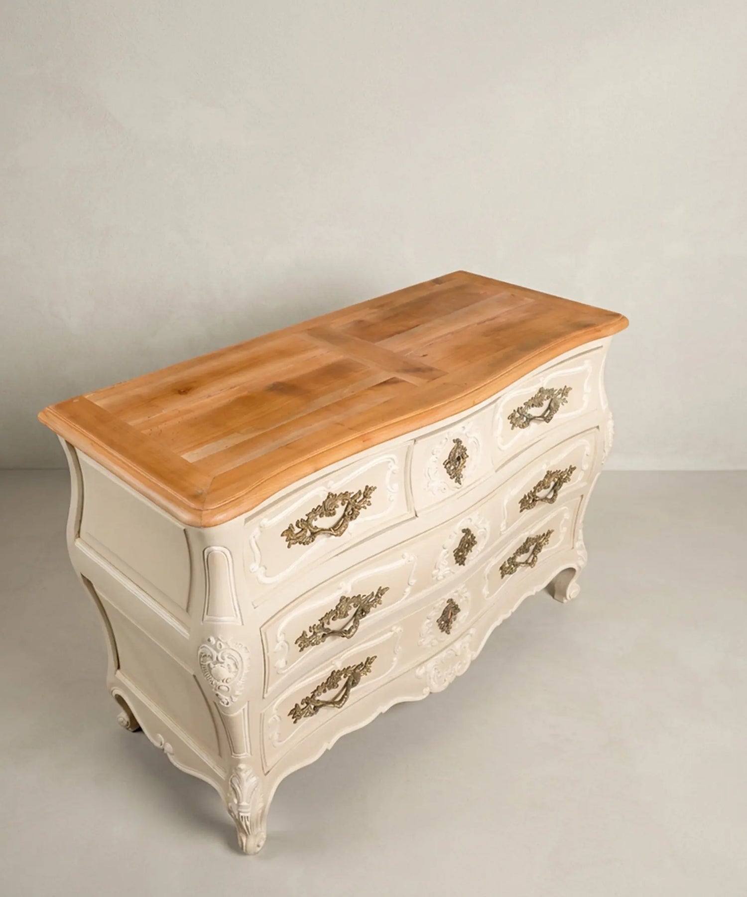Vista superior cómoda Luis XV tapa madera natural veta encerada — Antique Arte y Decoración
