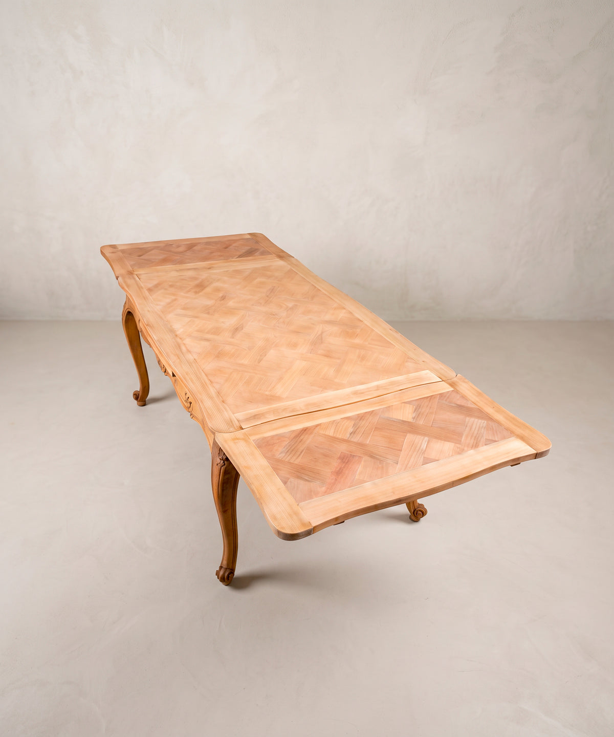 Mesa de Comedor Extensible Vintage de Cerezo | Estilo Luis XV