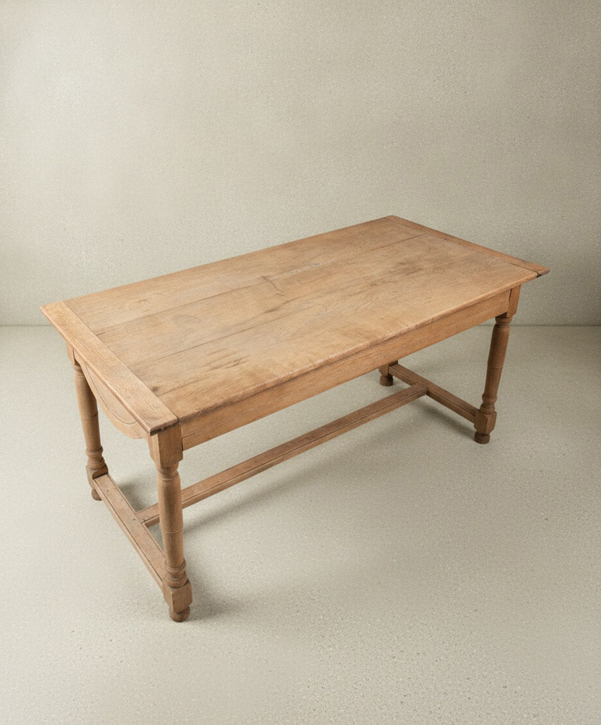 Vista superior mesa artesa de roble, tablero de tablas anchas con cabeceros — Antique Arte y Decoración