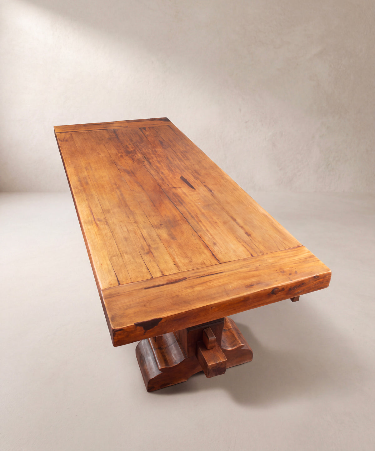 Vista superior tablero de teca con testeros y pátina original — Antique Arte y Decoración