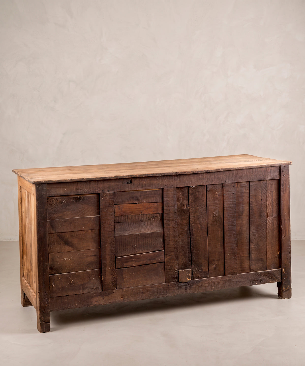 Aparador antiguo francés vista trasera de tablas aserradas en bastidor — Antique Arte y Decoración