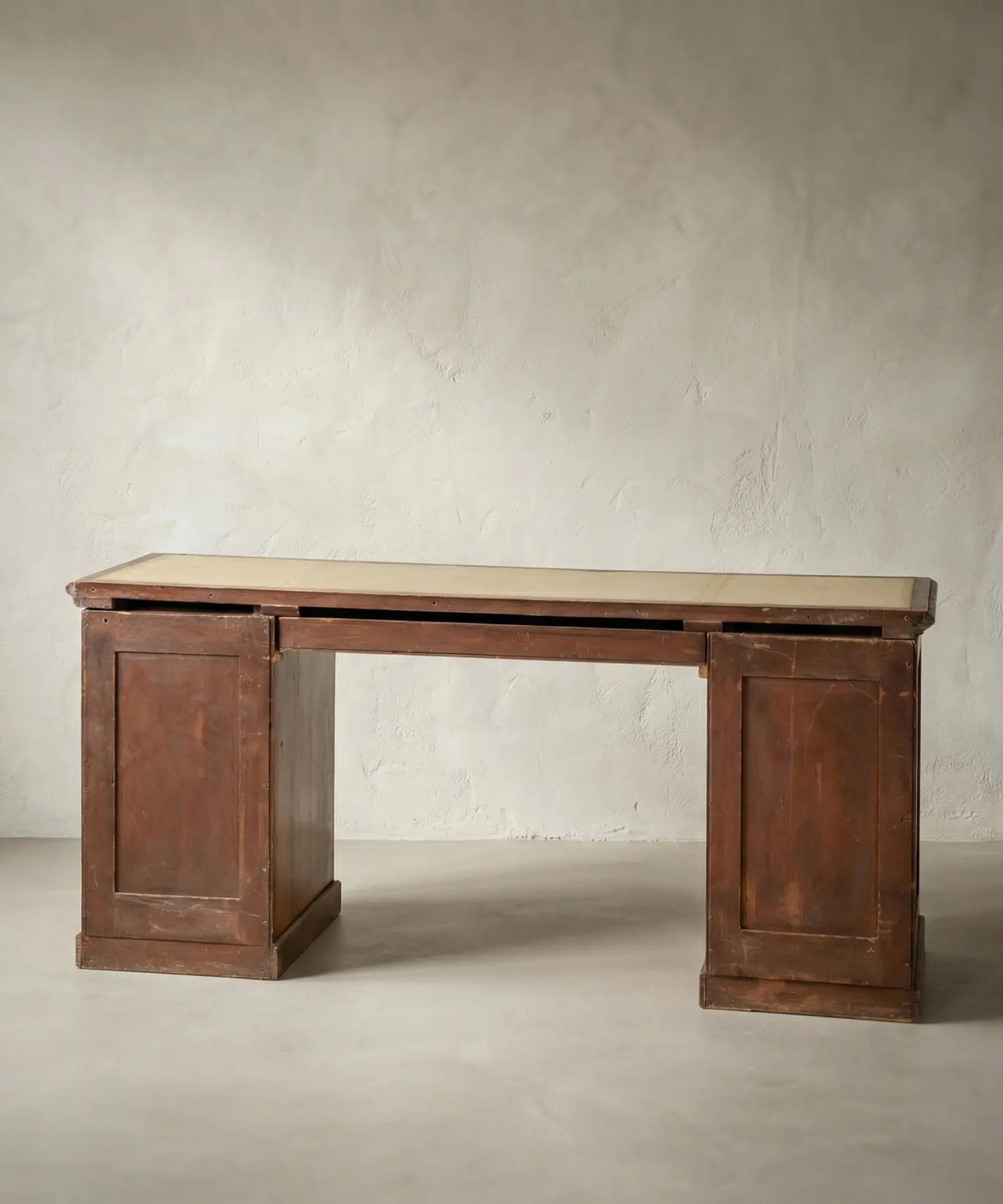 Escritorio de pedestal Inglés en caoba finales S. XIX