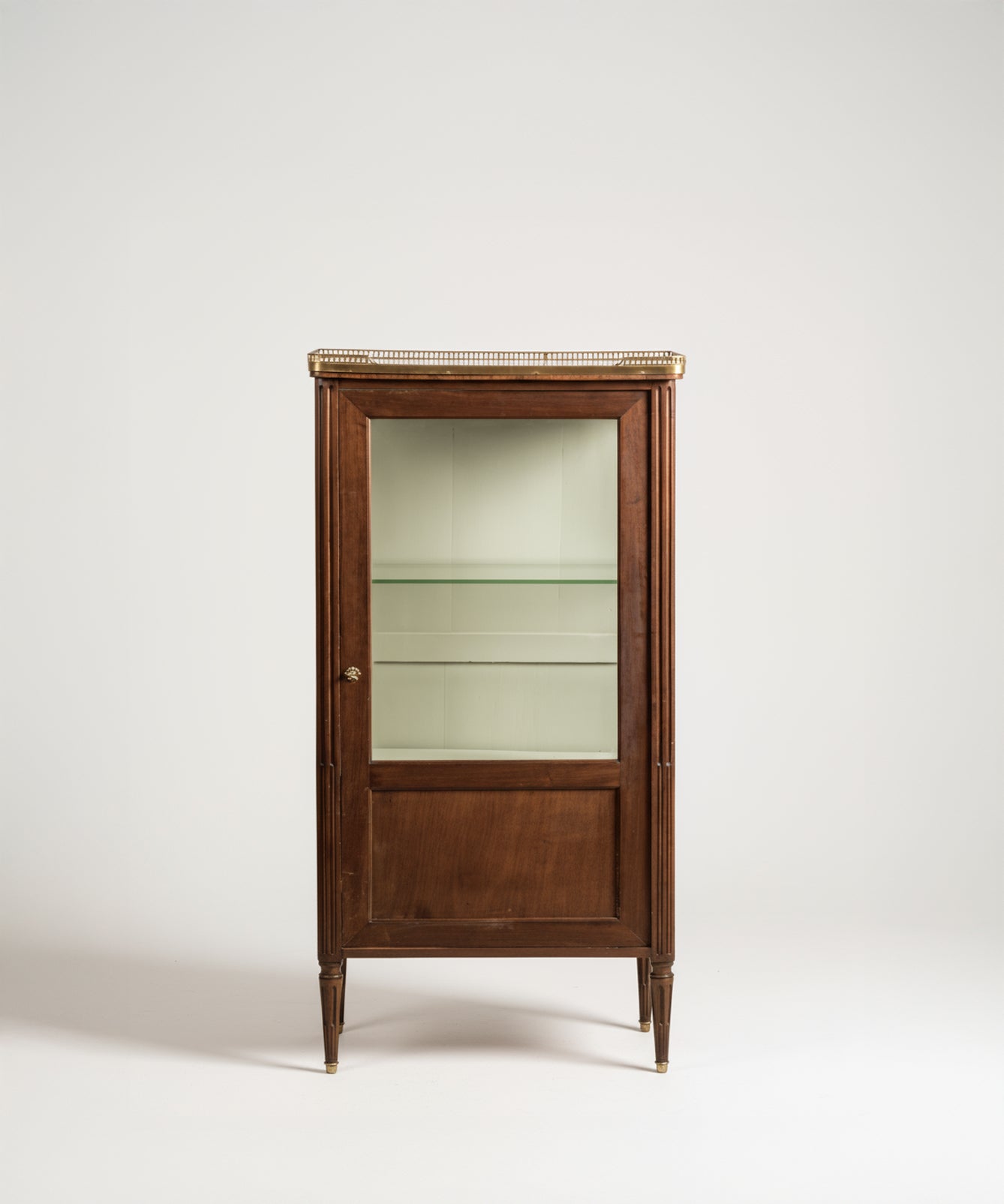 Vitrina antigua Luis XVI