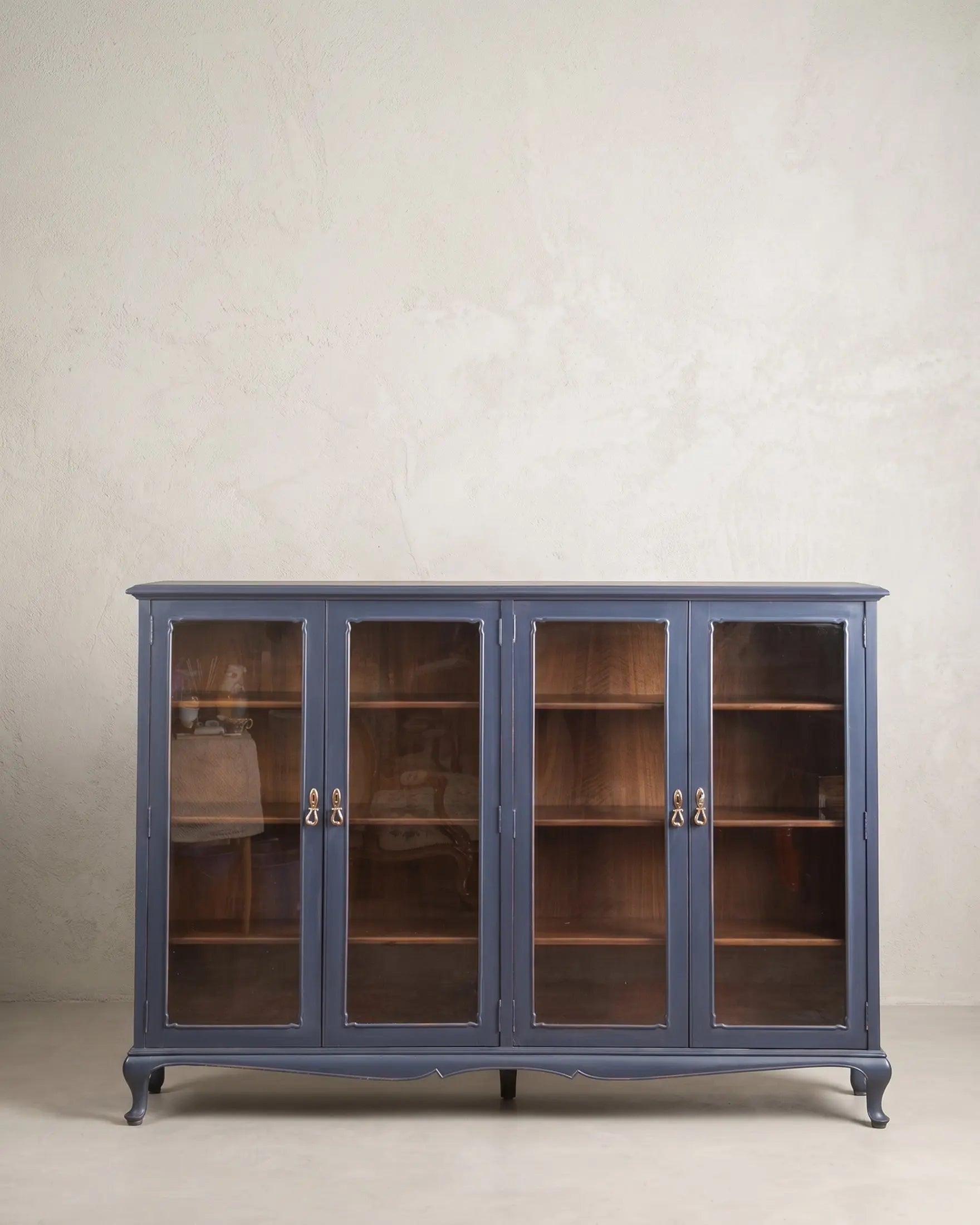 Vitrina Librería Antigua Pintada en Azul Azafata con 4 Puertas | Estilo Queen Anne Inglés