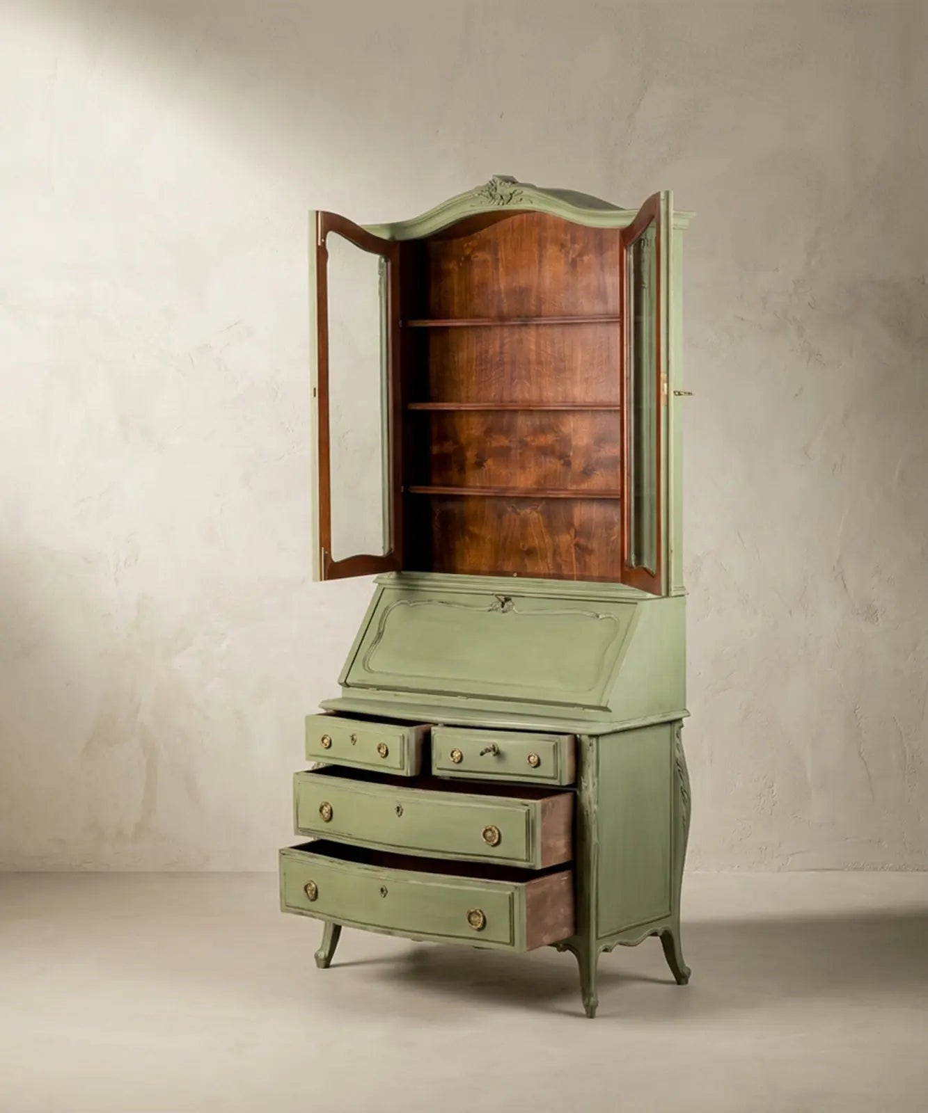 Escritorio con vitrina estilo francés