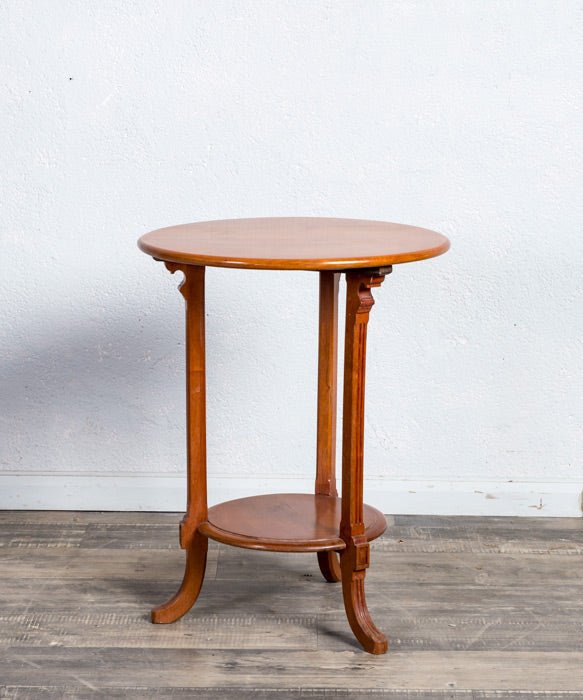 Mesa auxiliar antigua de cedro - Antique arte y decoracion