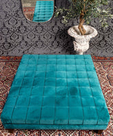 Mesa descalzadora tapizada Versace - Antique arte y decoracion