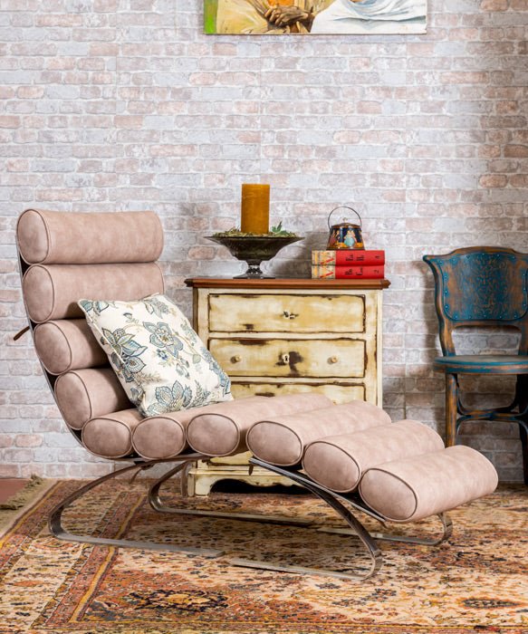 Sillón de diseño con reposapiés - Antique arte y decoracion